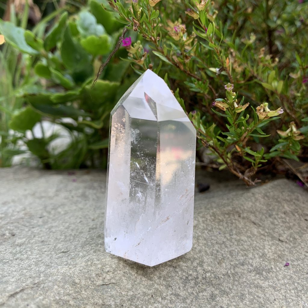 clear quartz crystal is a crystal for emotional healing