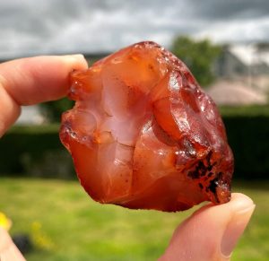 carnelian crystals used for emotional healing